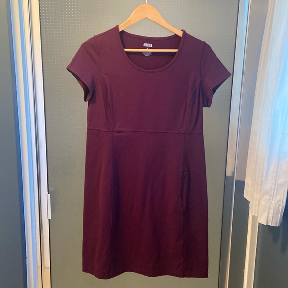 Duluth Trading Company knee length dress - Picture 1 of 3